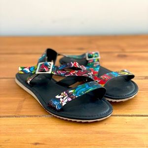 Bamboo graffiti sandals